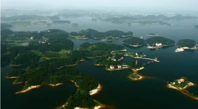 萬佛湖群島