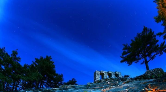 大別山主峰白馬尖