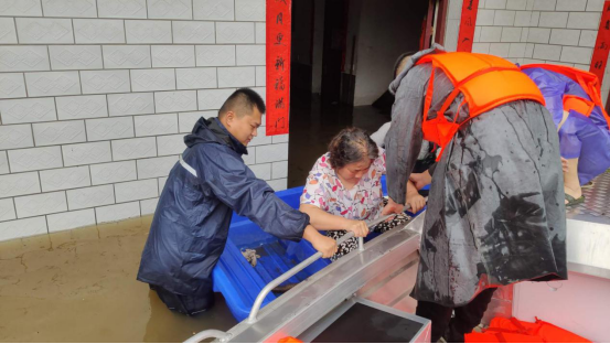六安市基層退役軍人服務站奮戰抗洪一線