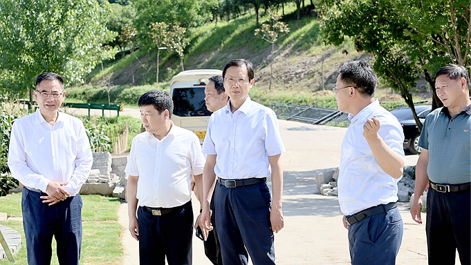 方正赴舒城縣督導生態環境保護工作