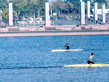 深秋揮槳淠水歡歌